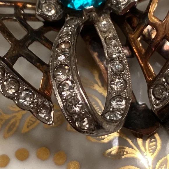 Sterling Mazer bracelet w/green rhinestone in center of flower 6 3/4” Vintage - Picture 6 of 17